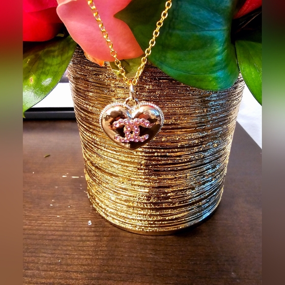 CHANEL Jewelry - Chanel Authentic Charm Gold Heart Pendant Necklace.